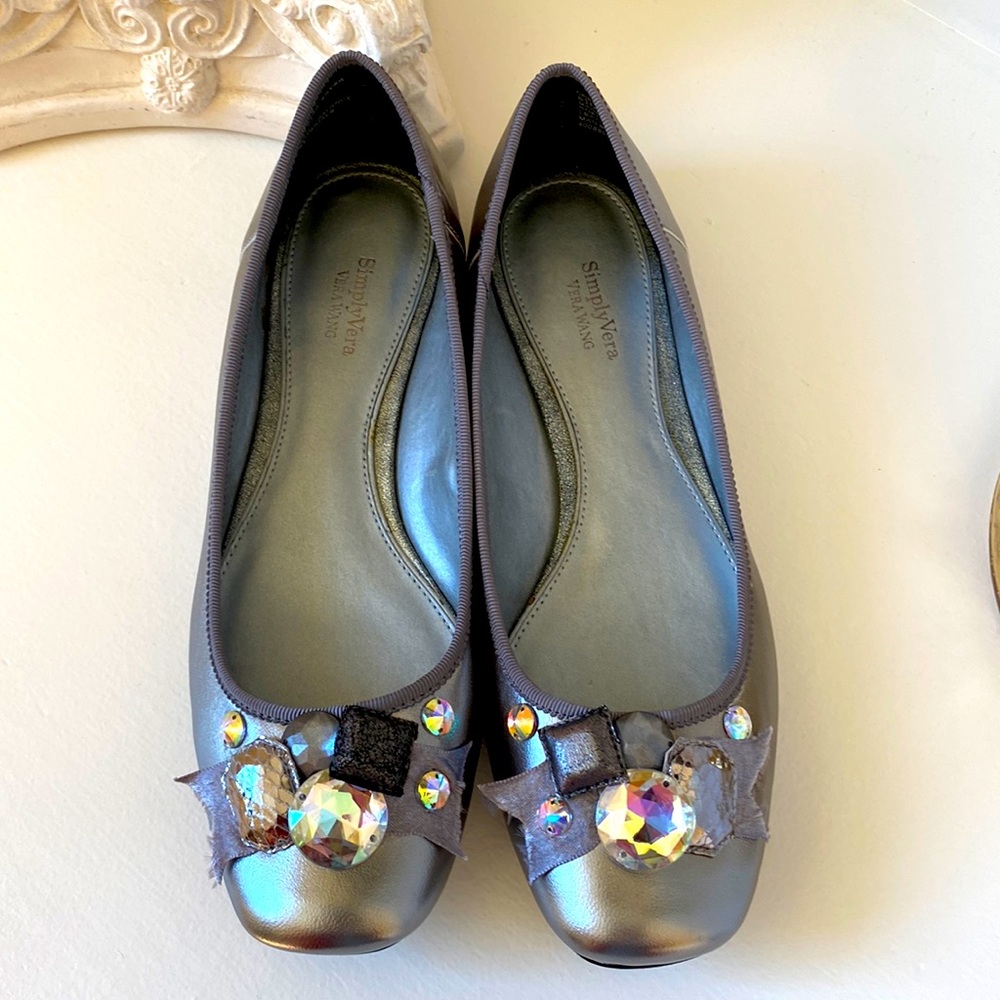 New Simple Vera Wang women 8 1/2 med cheerful dark silver, leather upper